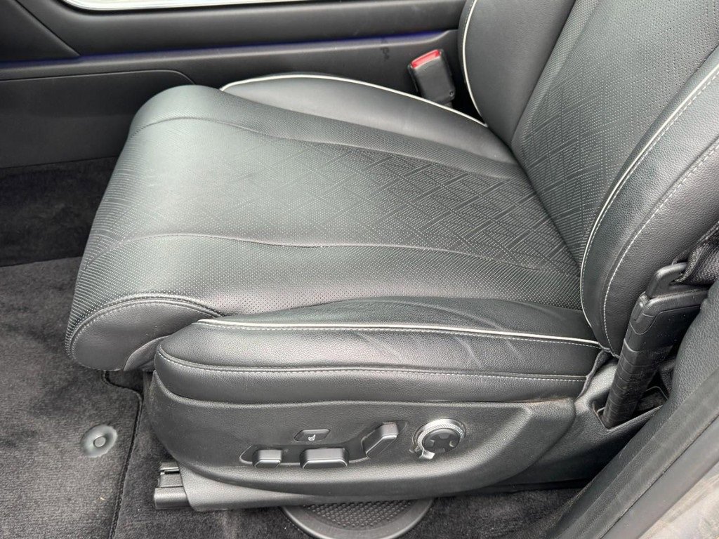 Certified 2025 Genesis GV80 2.5T Prestige image 15