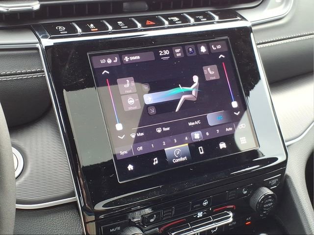 New 2025 Jeep Grand Cherokee Altitude AWD/4WD image 20