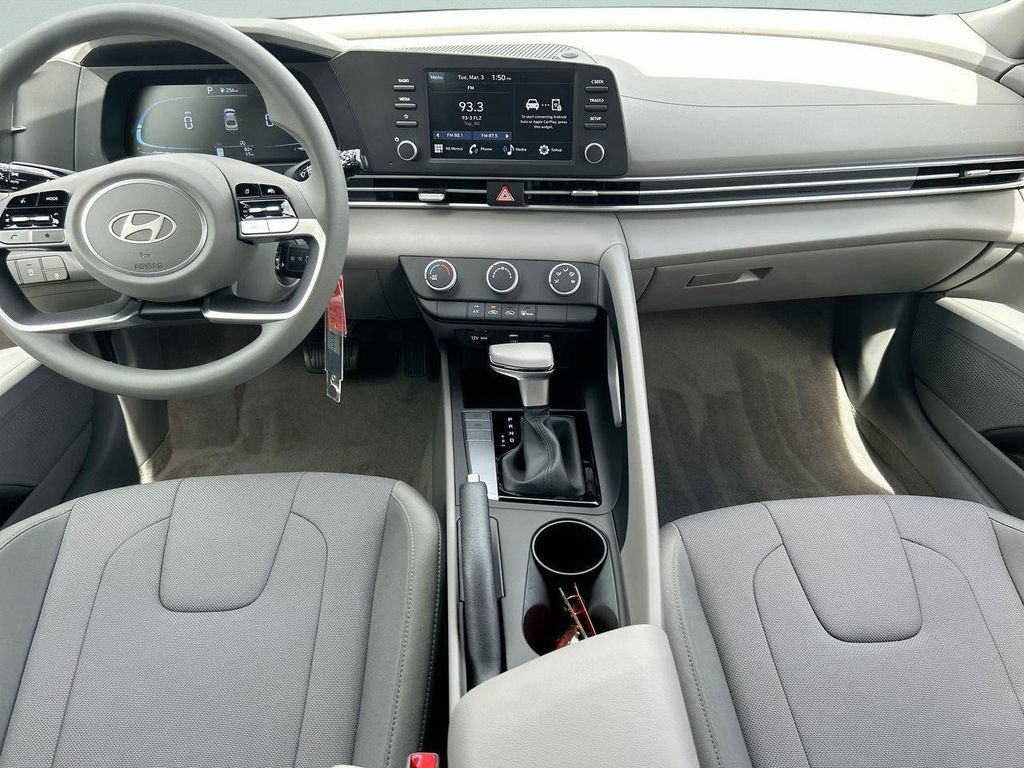 New 2026 Hyundai Elantra SE FWD image 19