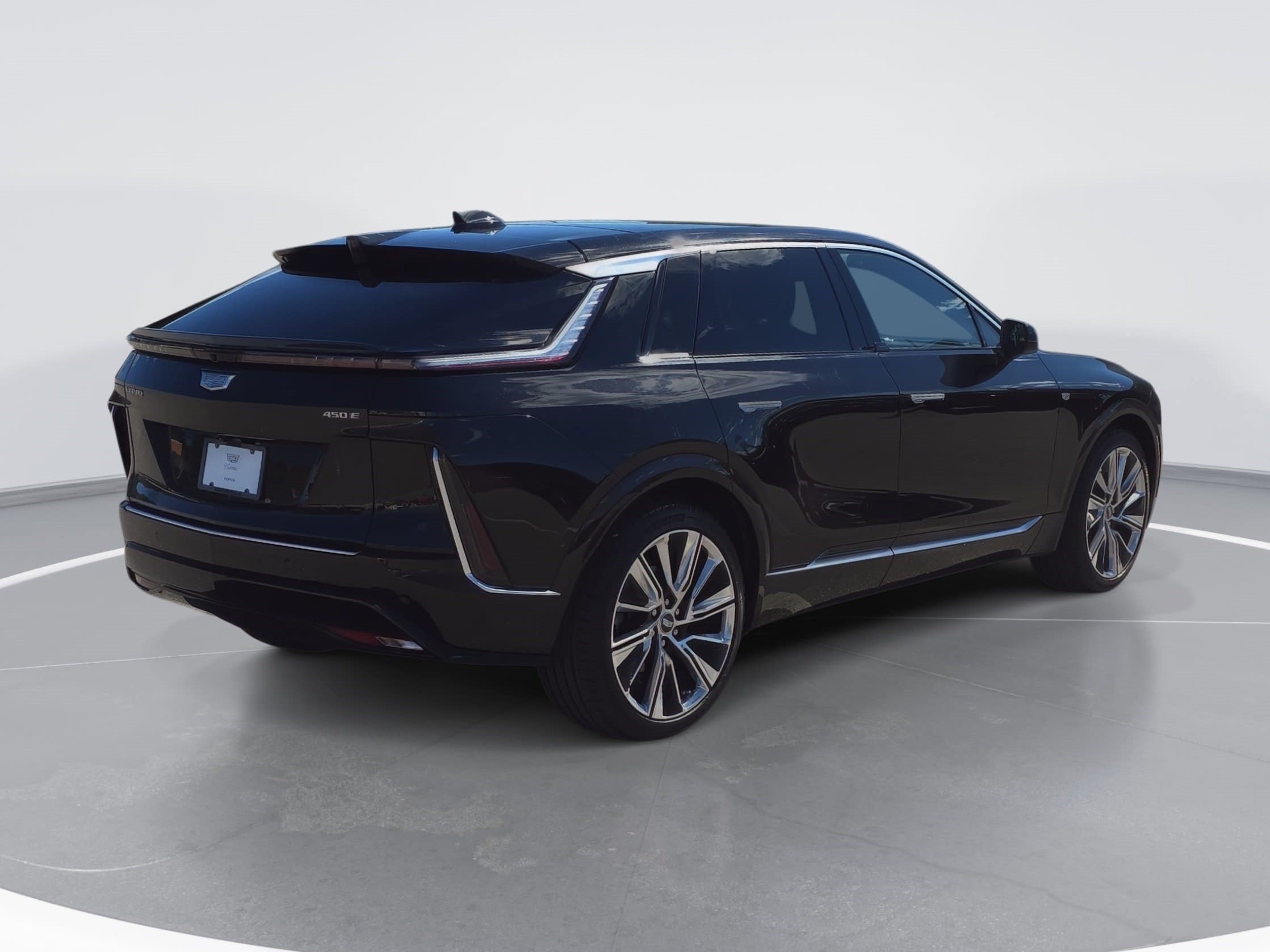 Used 2023 Cadillac Lyriq 2WD image 3