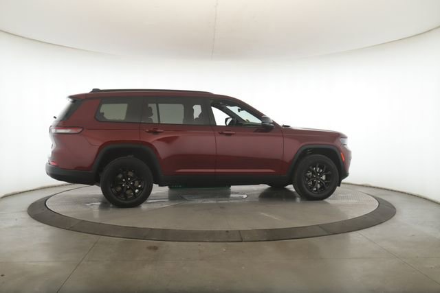 Used 2025 Jeep Grand Cherokee L Laredo image 6