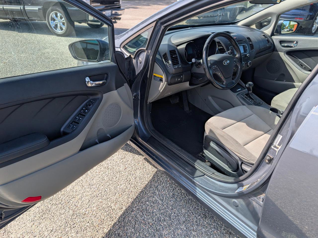 Used 2014 Kia Forte EX FWD image 11