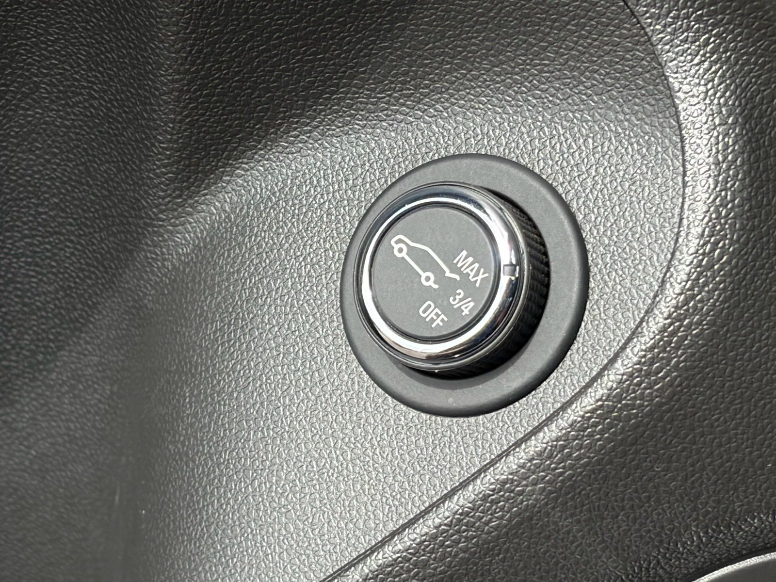 Used 2023 Buick Encore GX Essence w/ Experience Buick Package FWD image 25