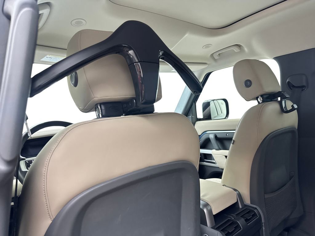 Used 2023 Land Rover Defender 110 SE AWD/4WD image 37