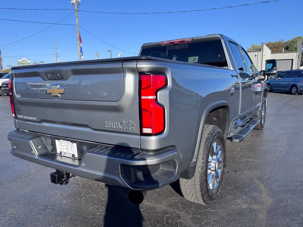 Used 2024 Chevrolet Silverado 2500 High Country w/ Technology Package AWD/4WD image 3