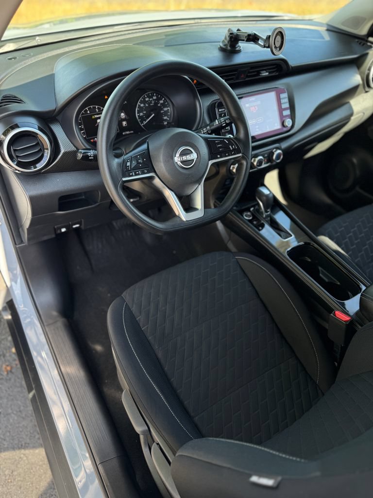 Used 2023 Nissan Kicks SV FWD image 27