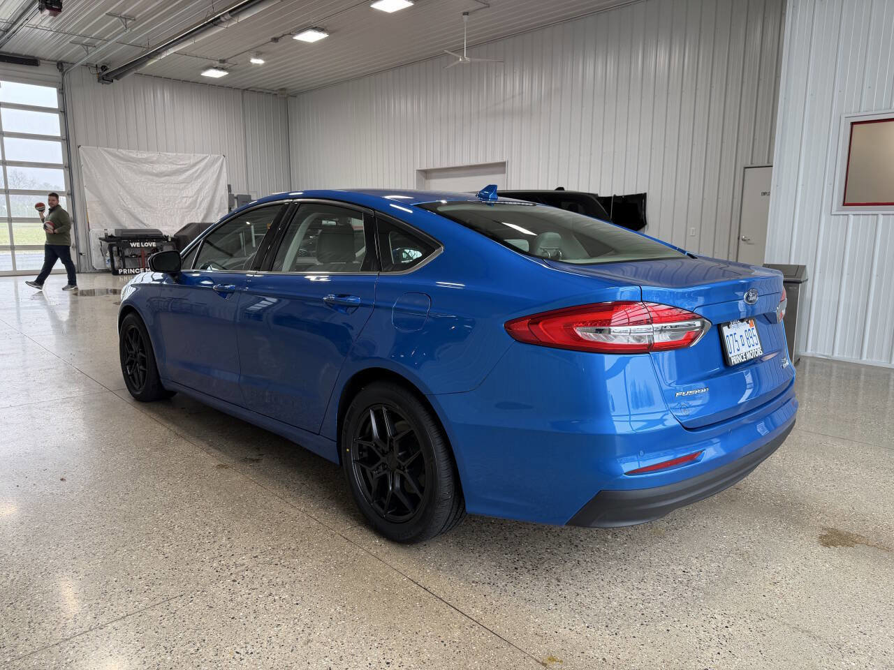 Used 2019 Ford Fusion SE image 3
