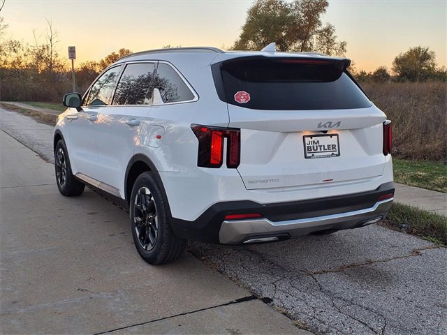 New 2026 Kia Sorento S image 2