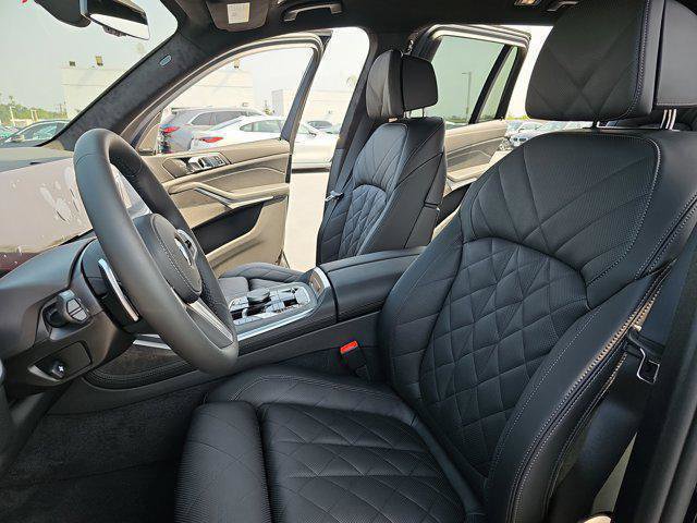 New 2026 BMW X7 xDrive40i w/ M Sport Package image 17