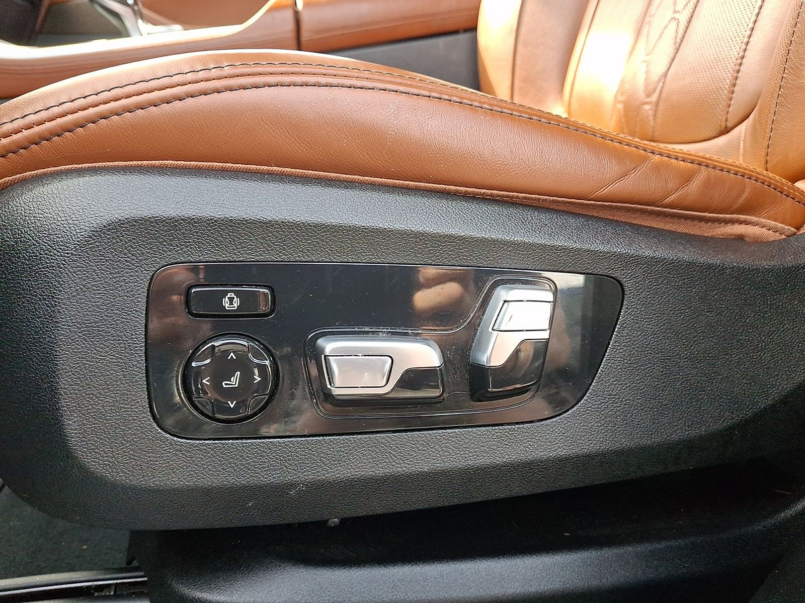 Used 2022 BMW X5 xDrive45e w/ M Sport Package AWD/4WD image 18