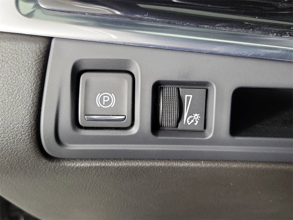 Certified 2023 Cadillac XT6 Luxury image 32