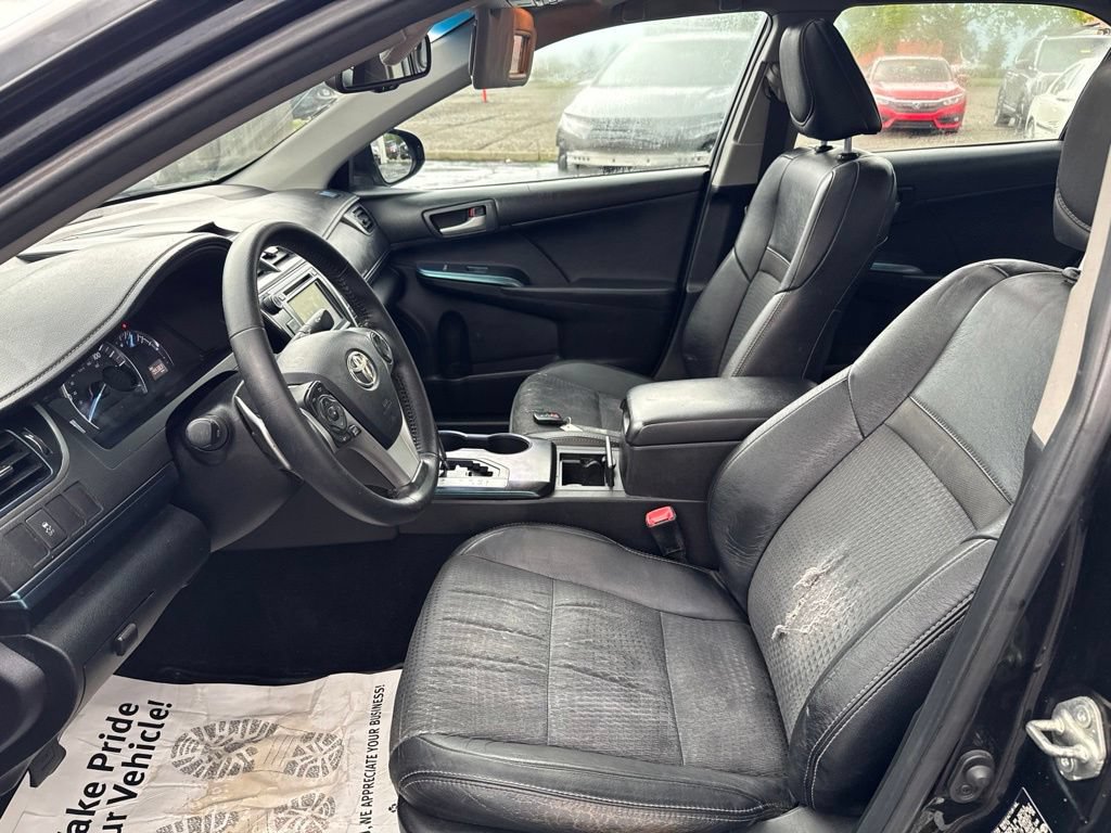 Used 2014 Toyota Camry SE w/ Moonroof Package FWD image 26