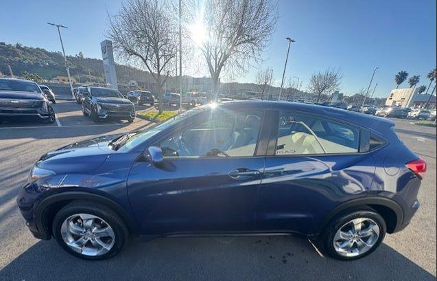 Used 2017 Honda HR-V LX image 5