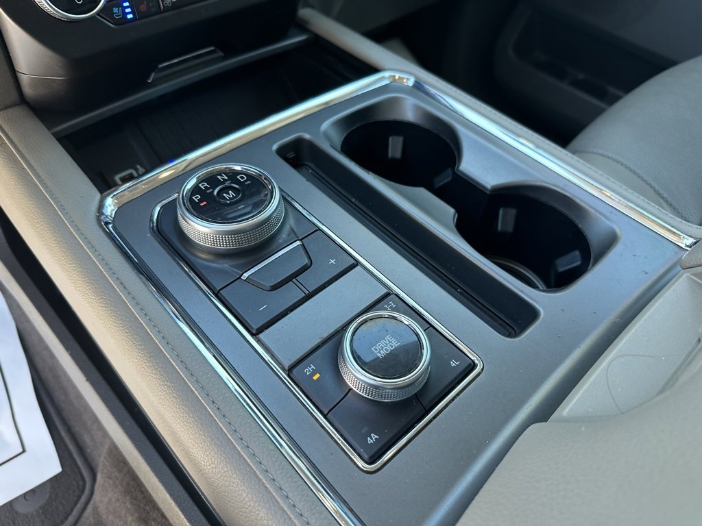 Used 2018 Ford Expedition Max XLT w/ Equipment Group 202A image 16