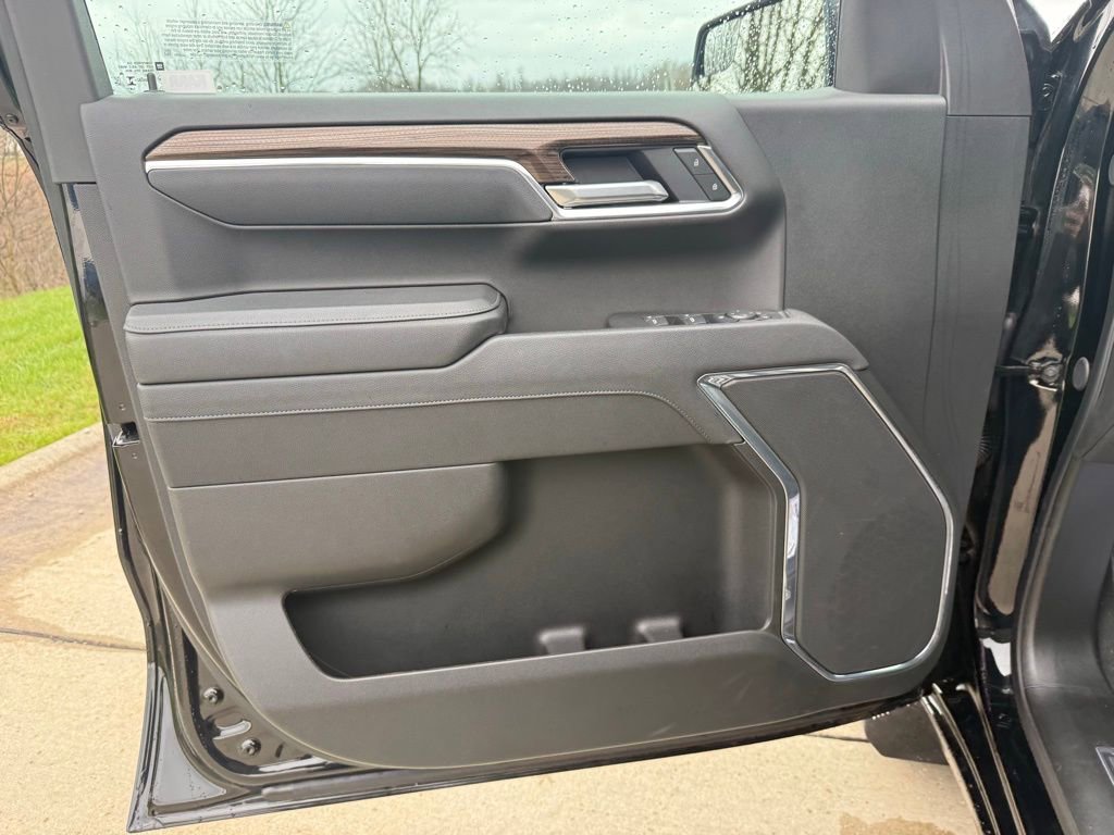 Used 2025 Chevrolet Silverado 1500 RST w/ LPO, Dark Essentials Package image 22