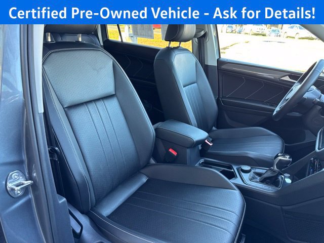 Certified 2023 Volkswagen Tiguan SE w/ Panoramic Sunroof Package AWD/4WD image 24