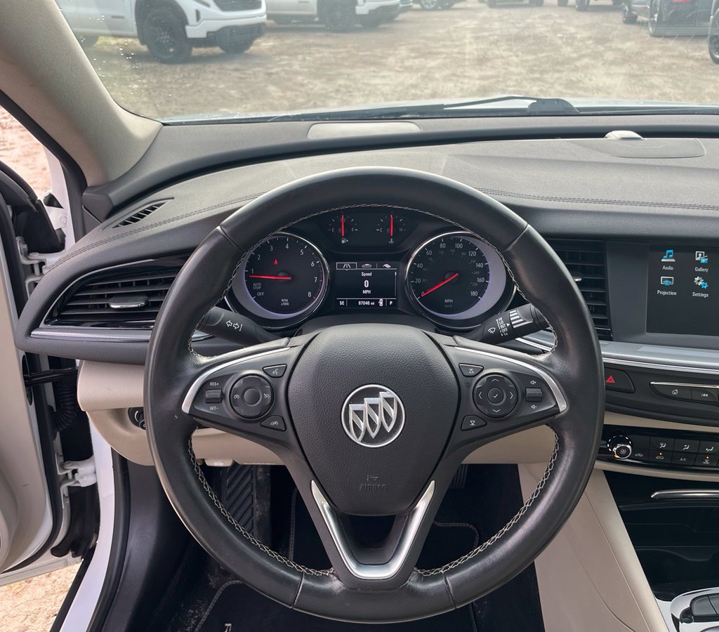 Used 2018 Buick Regal Preferred FWD image 21
