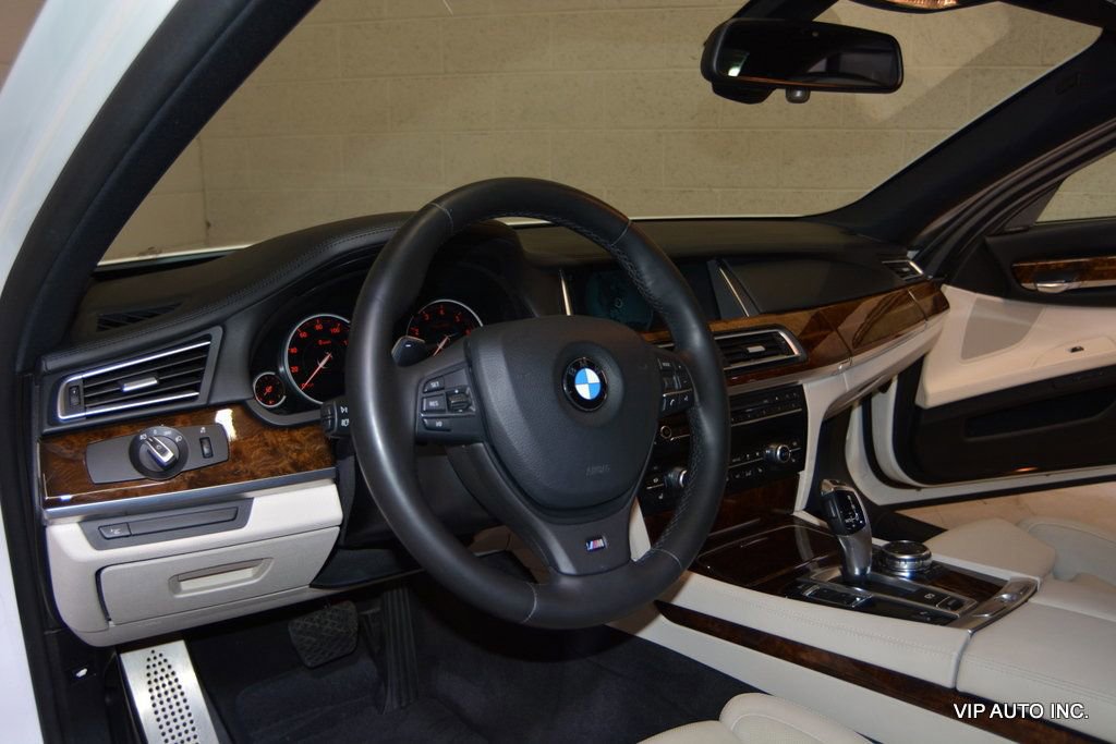 Used 2014 BMW 740i image 11