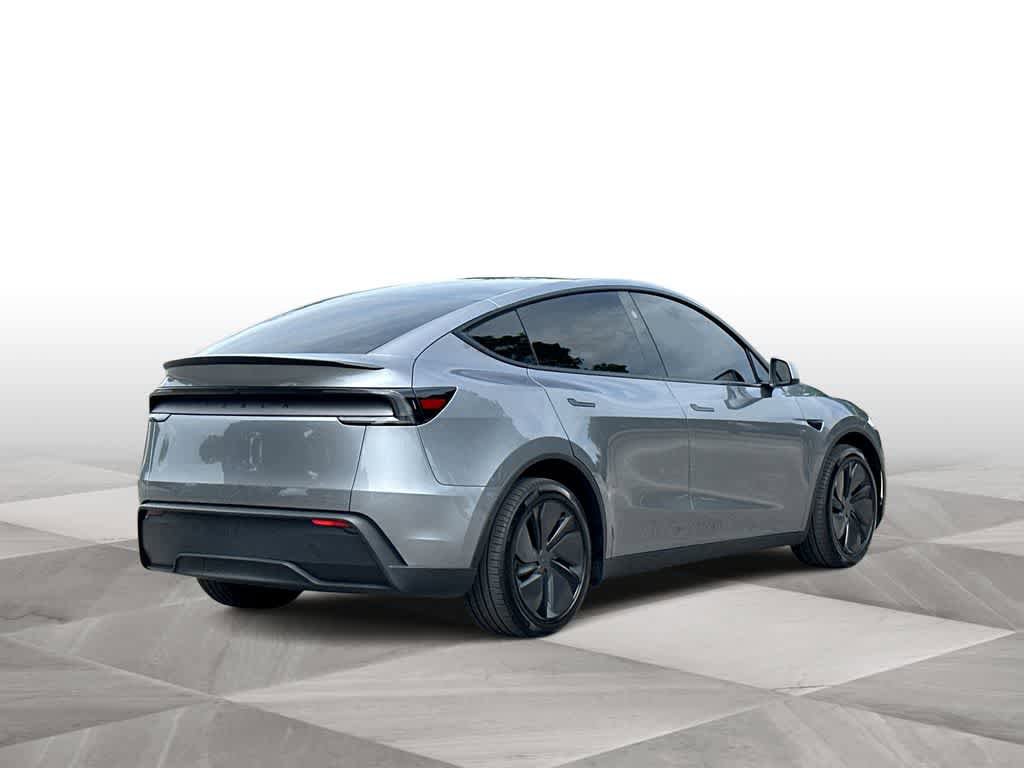 Used 2026 Tesla Model Y Long Range RWD image 8