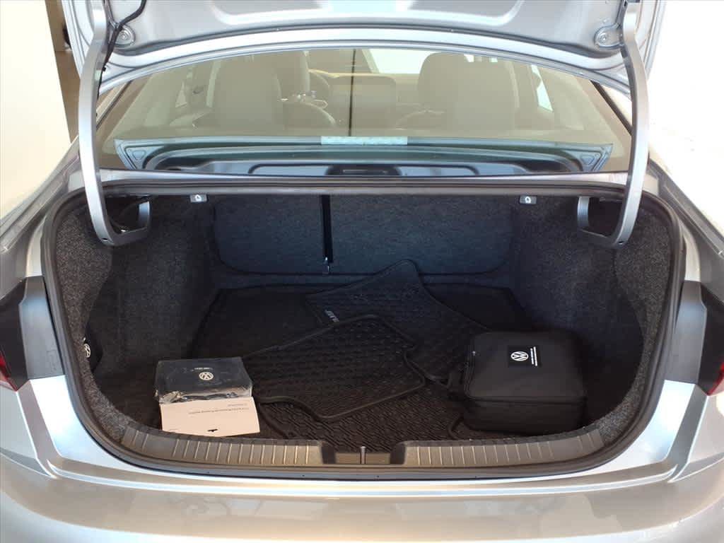 Used 2023 Volkswagen Jetta SE image 18
