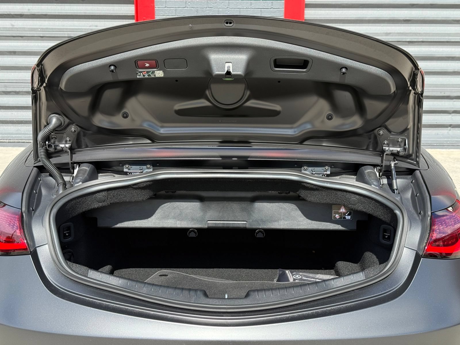 Used 2024 Mercedes-Benz CLE 300 4MATIC Cabriolet image 38