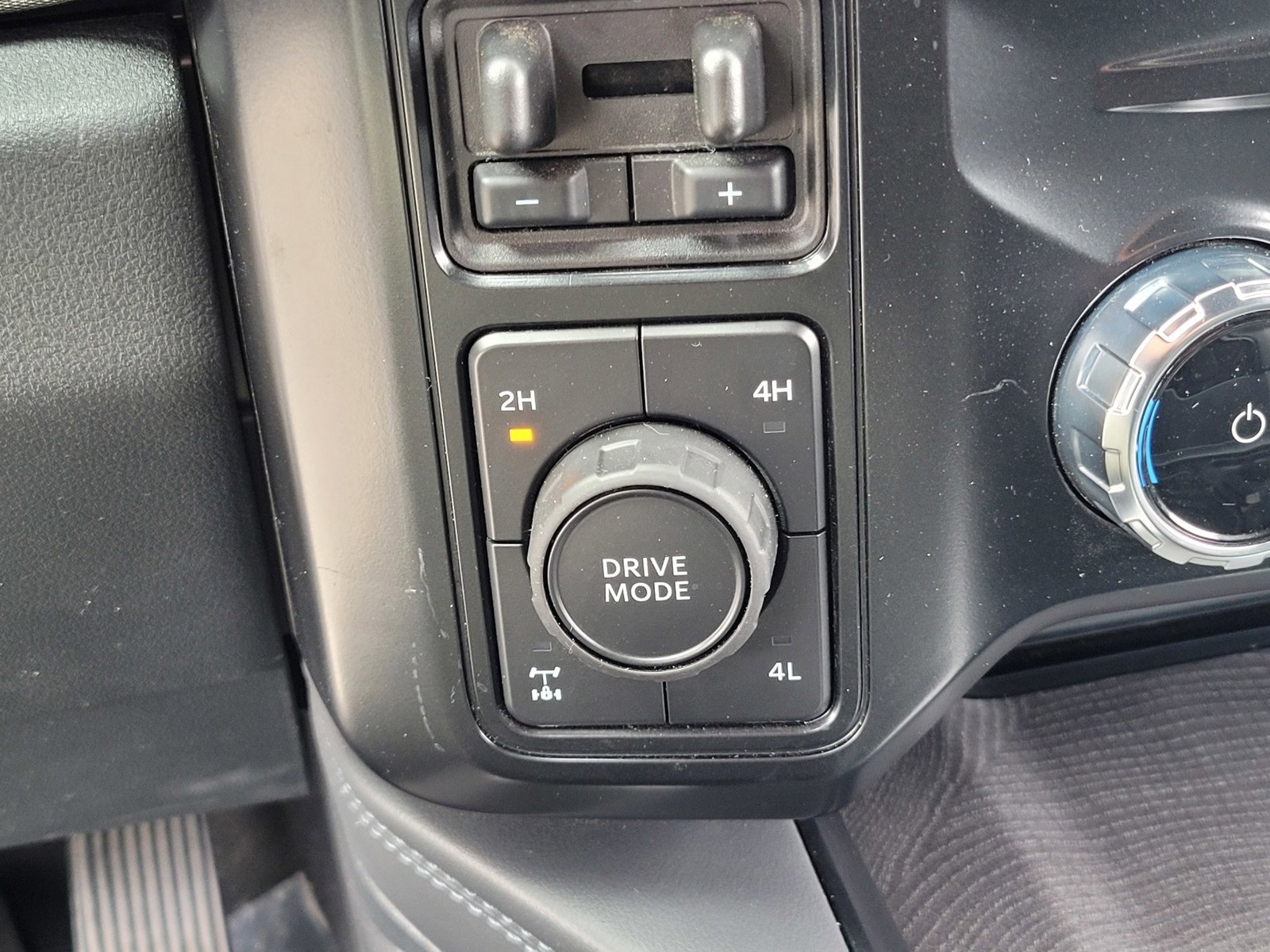 Used 2025 Ford F350 Platinum image 23