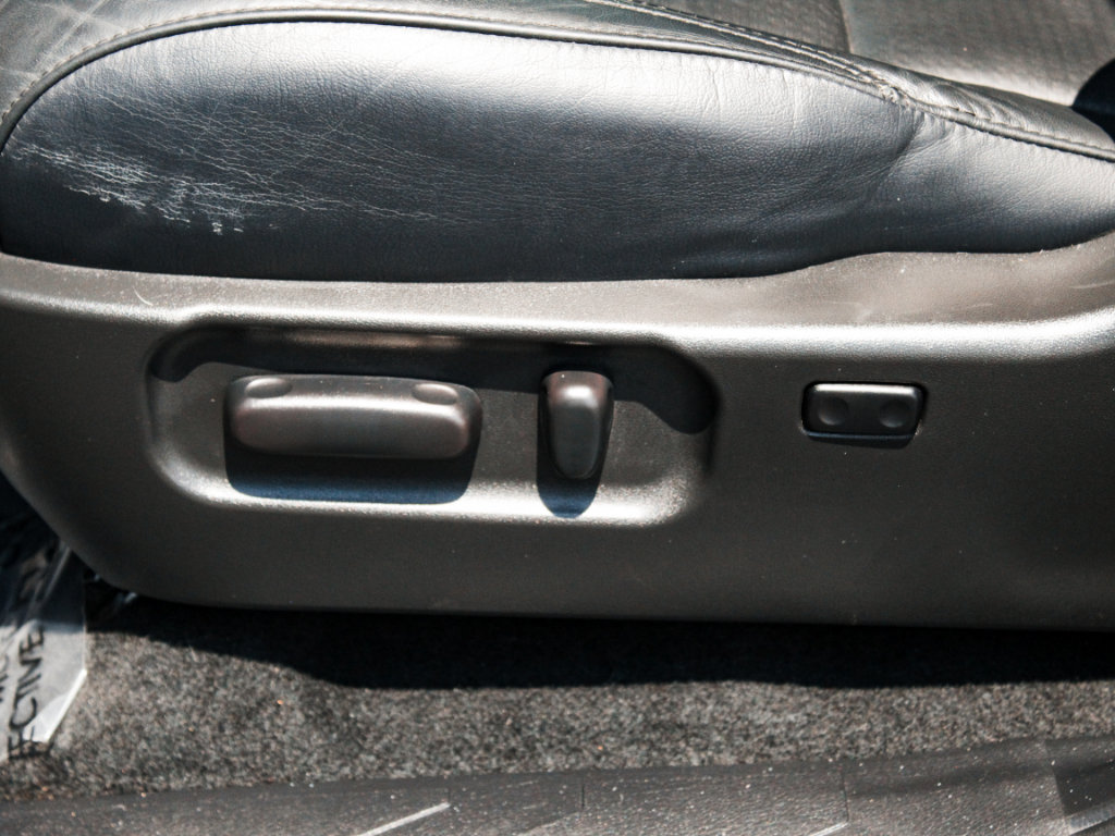 Used 2022 Toyota Tacoma Limited AWD/4WD image 11