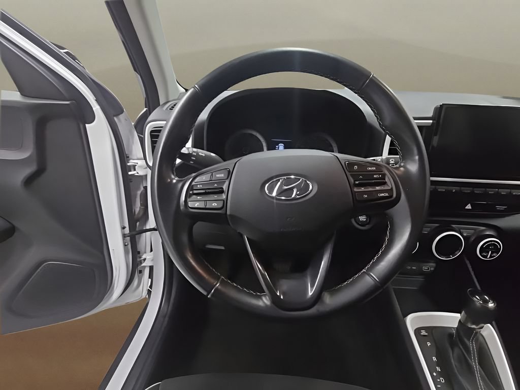 Used 2022 Hyundai Venue Limited FWD image 28