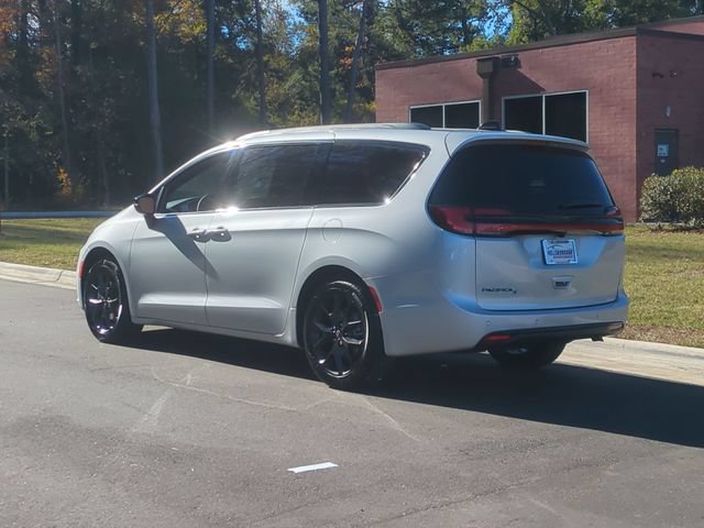 New 2026 Chrysler Pacifica Select w/ S Appearance Package FWD image 11
