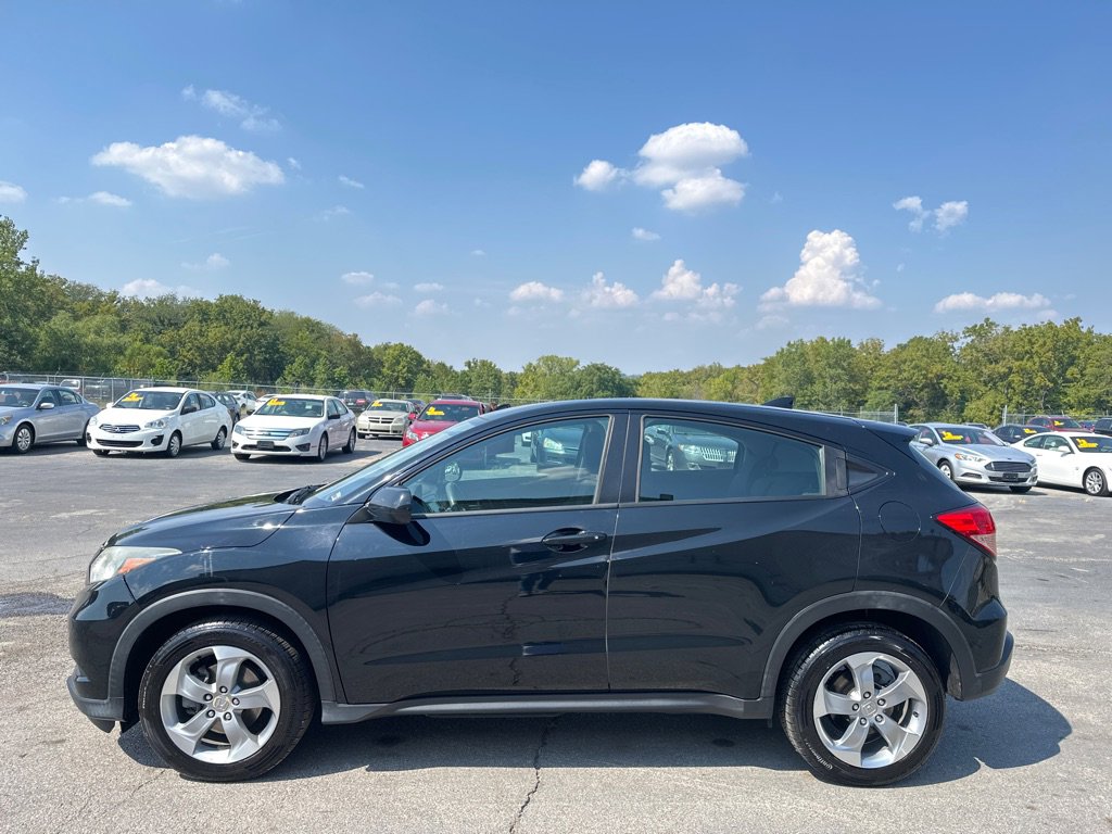 Used 2017 Honda HR-V LX image 1