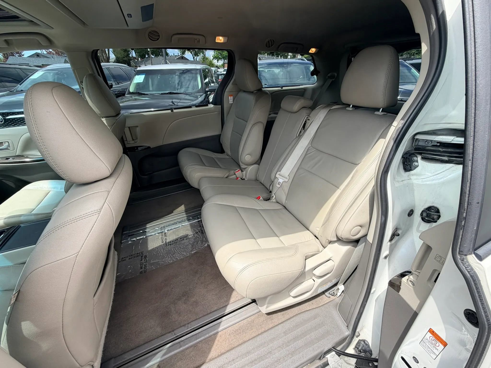 Used 2016 Toyota Sienna XLE Premium FWD image 19