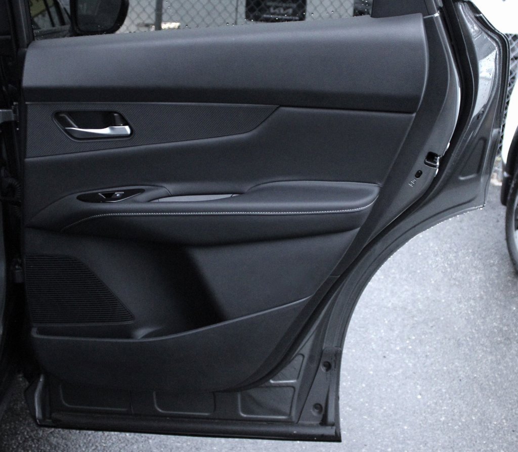 Certified 2025 Nissan Murano SV image 19