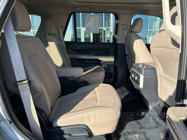 Used 2024 Ford Expedition Limited image 19
