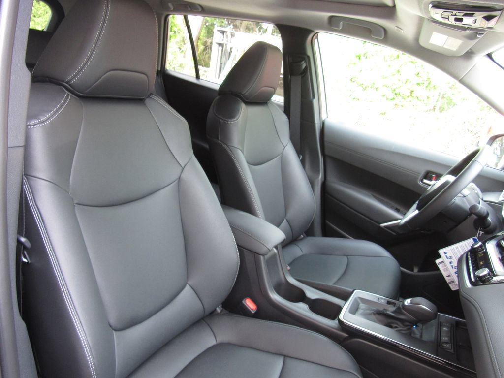New 2026 Toyota Corolla Cross XLE w/ Convenience Package AWD/4WD image 19