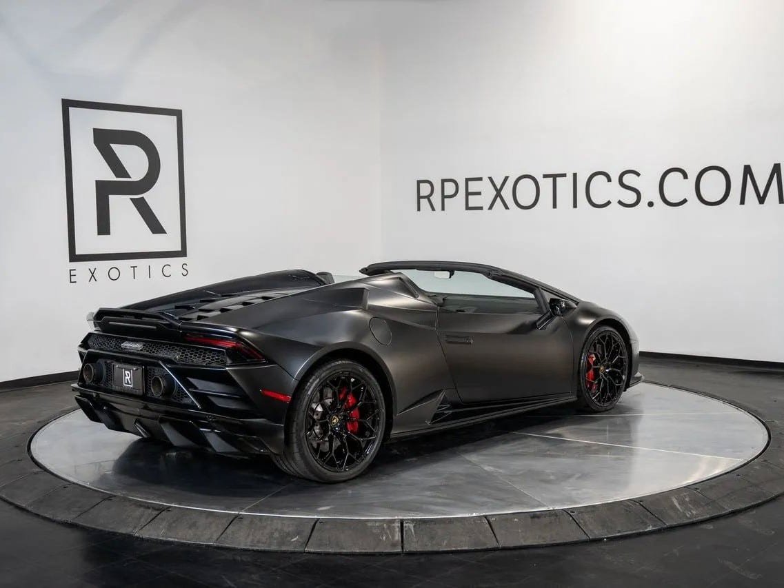 Used 2021 Lamborghini Huracan EVO RWD image 10