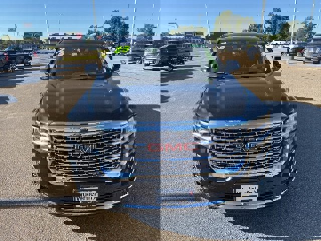 Certified 2023 GMC Acadia Denali w/ Black Diamond Edition image 8