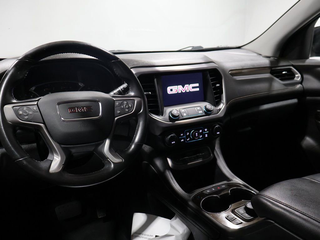 Used 2022 GMC Acadia AT4 image 2