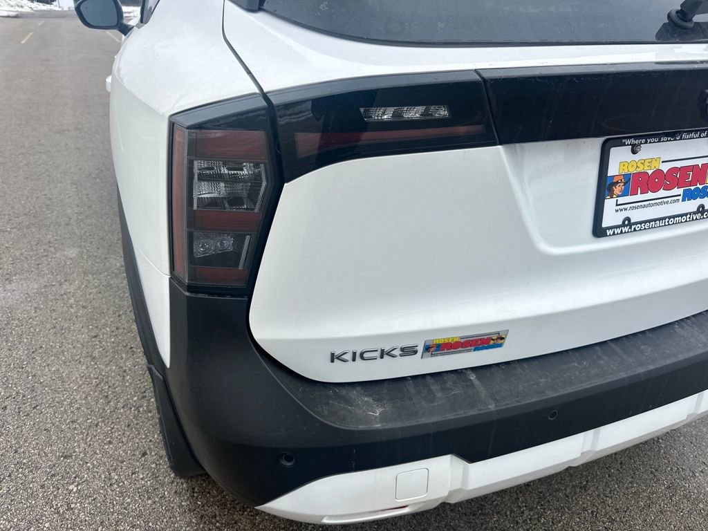 New 2026 Nissan Kicks SR w/ Cold Weather Package image 33
