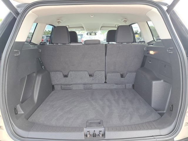 Certified 2017 Ford Escape SE w/ Equipment Group 201A image 9