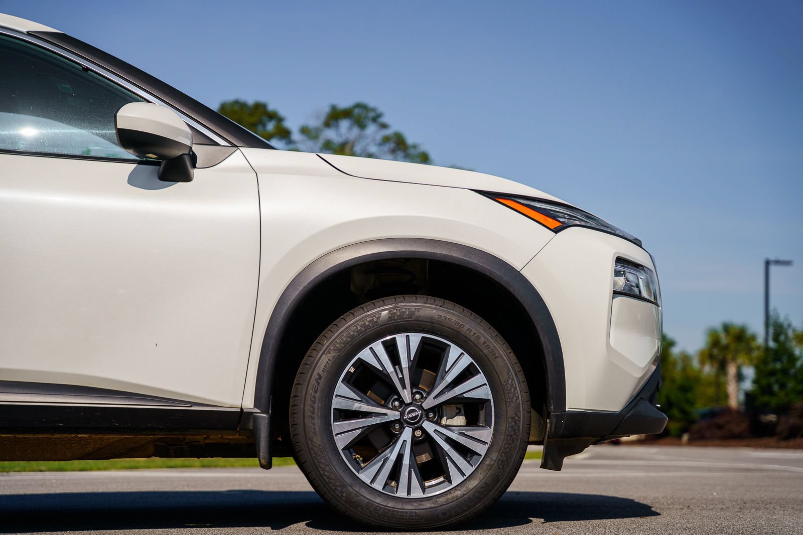 Used 2023 Nissan Rogue SV FWD image 9
