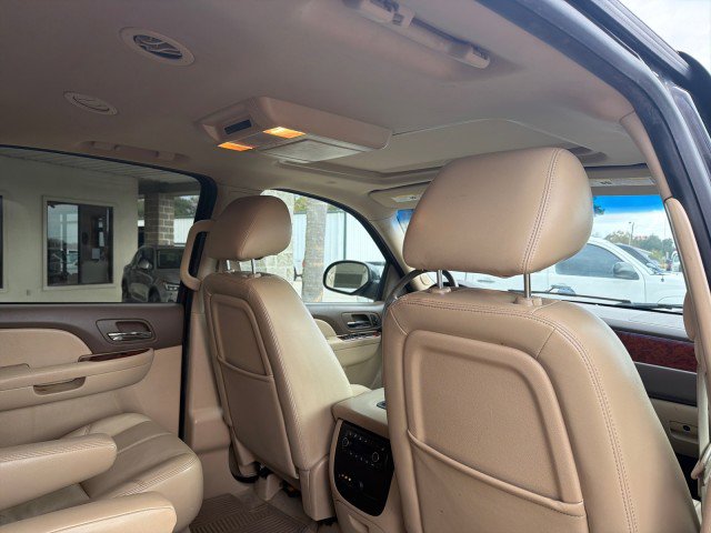 Used 2014 Chevrolet Suburban LT image 27