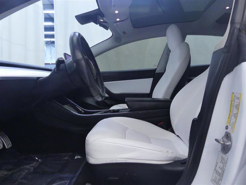 Used 2020 Tesla Model 3 Performance image 21