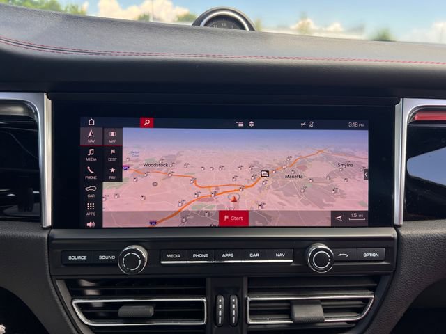 Used 2019 Porsche Macan AWD/4WD image 23