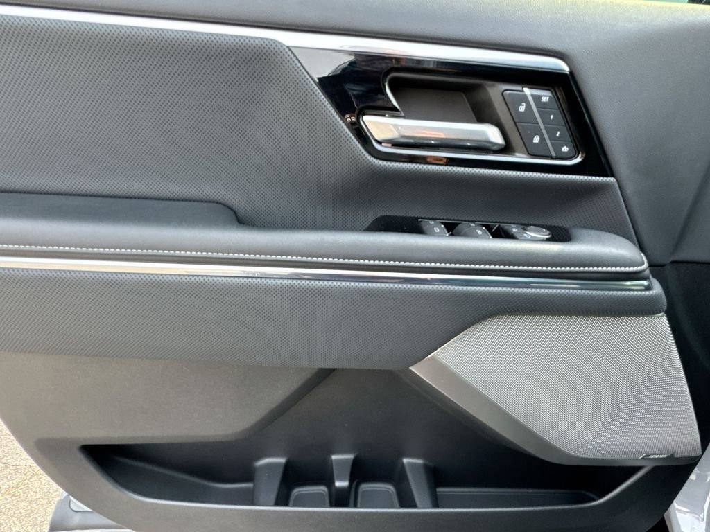 Used 2024 GMC Sierra EV Denali image 15