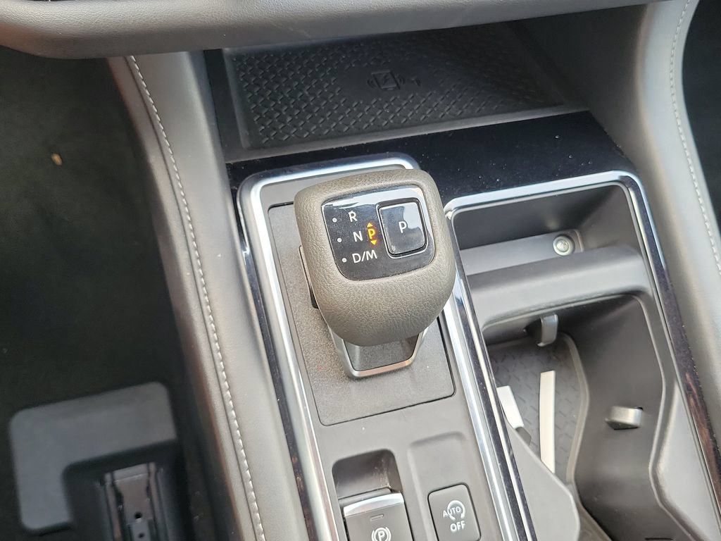 Used 2023 Nissan Pathfinder SL AWD/4WD image 30