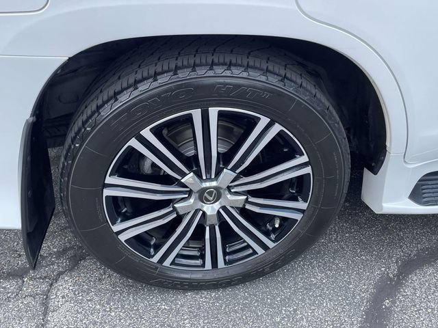 Used 2021 Lexus LX 570 4WD w/ Luxury Package image 9