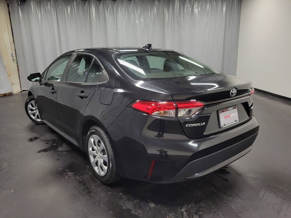 Used 2022 Toyota Corolla LE image 6