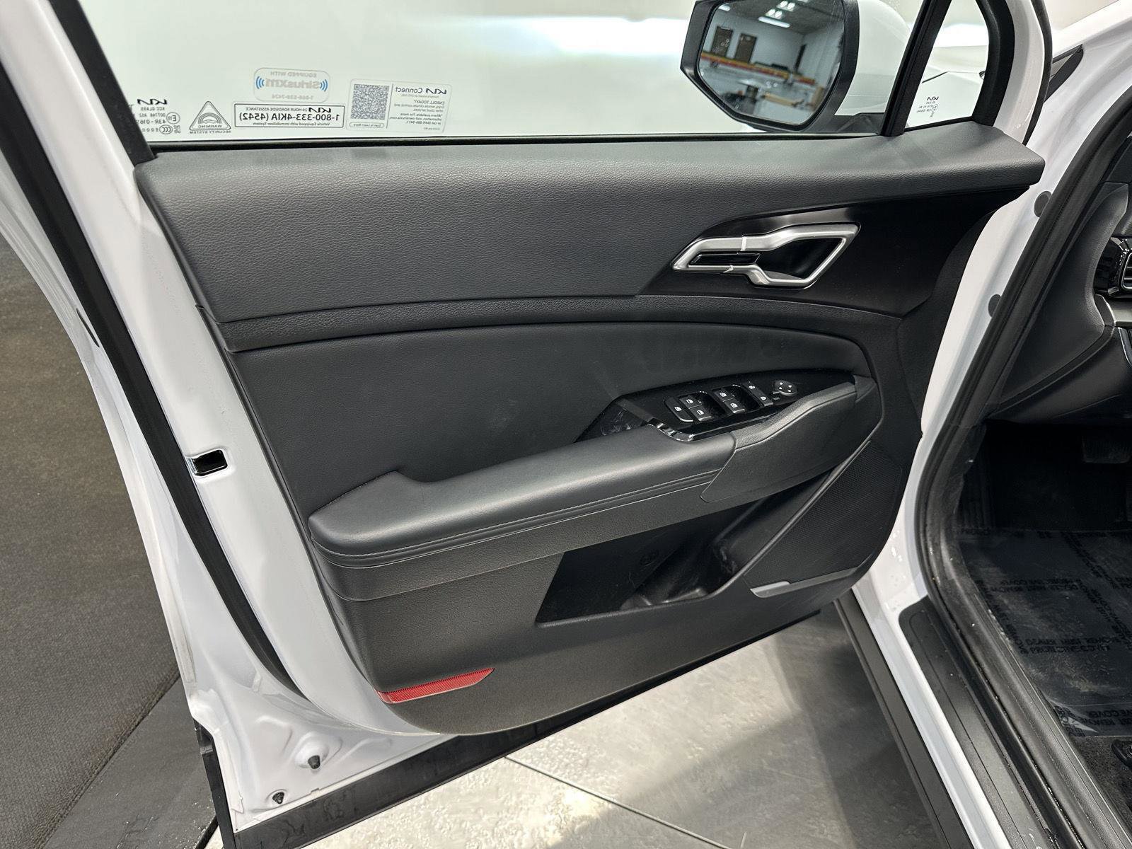 Used 2024 Kia Sportage EX image 12