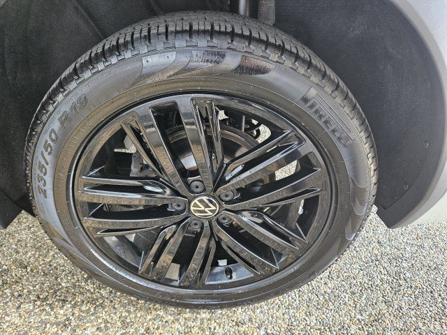 Used 2022 Volkswagen Tiguan SE R-Line AWD/4WD image 36