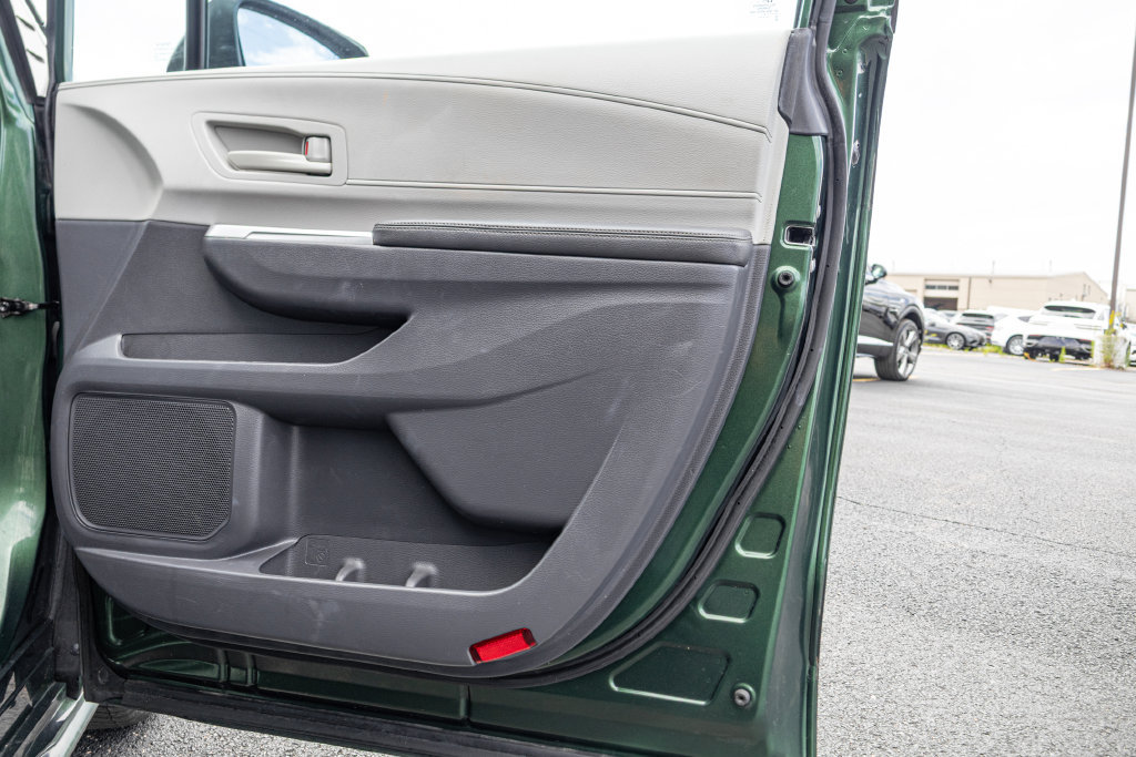 Used 2021 Toyota Sienna LE FWD image 31